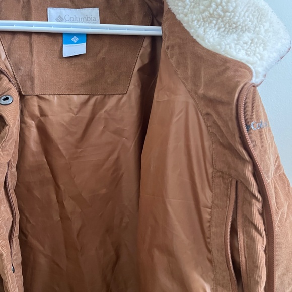 Columbia Corduroy Puffer Jacket/Coat w Faux Shearling Collar - Picture 4 of 5